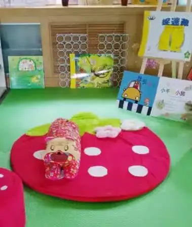 Children's Sofa Chair Reading Corner Kindergarten Small Sofa Combination Area Cute Cartoon Baby Fabric Strawberry Sofa